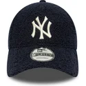 justerbar-marinebla-kurvet-kasket-9forty-borg-fra-new-york-yankees-mlb-fra-new-era
