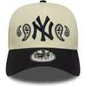 buet-beige-og-marinebla-snapback-kasket-a-frame-paisley-fra-new-york-yankees-mlb-fra-new-era
