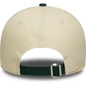beige-og-gron-justerbar-9twenty-garfield-kasket-fra-new-era