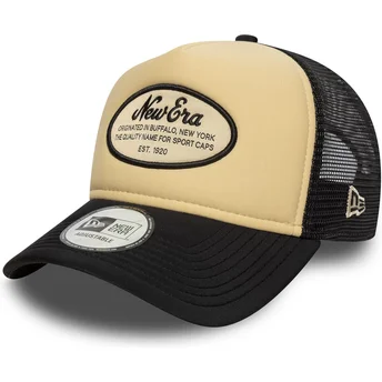 Gorra trucker beige og sort A Frame Foam Oval Patch fra New Era