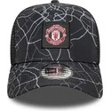 sort-a-frame-all-over-print-trucker-kasket-fra-manchester-united-football-club-premier-league-fra-new-era