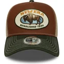 brun-og-gron-trucker-kasket-a-frame-animal-patch-med-boffel-fra-new-era