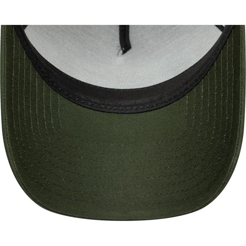 brun-og-gron-trucker-kasket-a-frame-animal-patch-med-boffel-fra-new-era