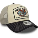 gorra-trucker-beige-og-marinebla-a-frame-animal-patch-med-and-fra-new-era