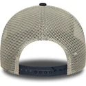 beige-og-marinebla-trucker-kasket-a-frame-animal-patch-med-and-fra-new-era