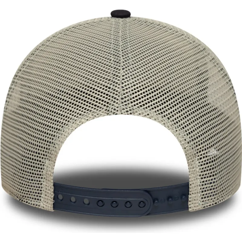 beige-og-marinebla-trucker-kasket-a-frame-animal-patch-med-and-fra-new-era