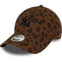 buet-kasket-leopard-justerbar-til-kvinder-9forty-leopard-cord-fra-new-york-yankees-mlb-fra-new-era