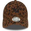 buet-kasket-leopard-justerbar-til-kvinder-9forty-leopard-cord-fra-new-york-yankees-mlb-fra-new-era
