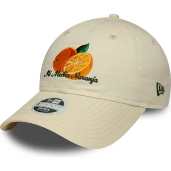 Beige justerbar kvindekasket med buet skygge 9TWENTY Phrase Mi Media Naranja fra New Era