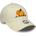 beige-justerbar-kvindekasket-med-buet-skygge-9twenty-phrase-mi-media-naranja-fra-new-era