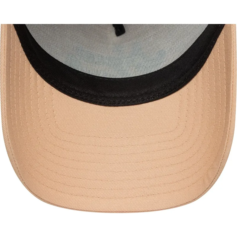 lyserod-trucker-kasket-til-kvinder-a-frame-city-new-york-fra-new-era