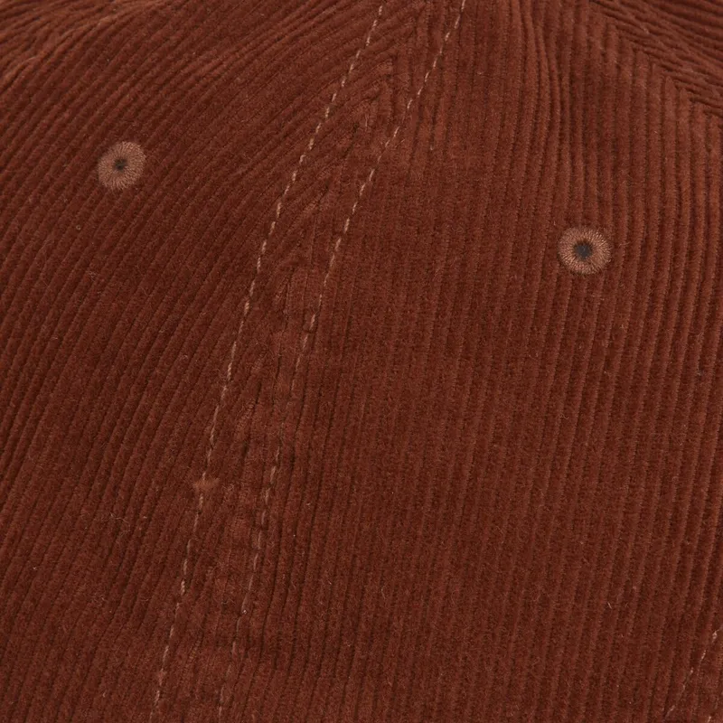 brun-justerbar-kurvet-kasket-log06-fra-von-dutch