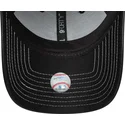 sort-justerbar-curved-kasket-til-kvinder-9forty-topstitch-pu-fra-new-york-yankees-mlb-fra-new-era