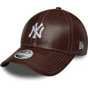 new-era-new-york-yankees-mlb-9forty-topstitch-pu-justerbar-brun-buet-kasket-til-kvinder