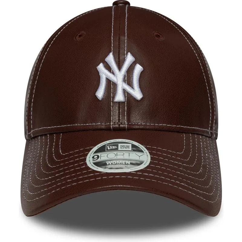 brun-justerbar-buet-kasket-til-kvinder-9forty-topstitch-pu-fra-new-york-yankees-mlb-fra-new-era