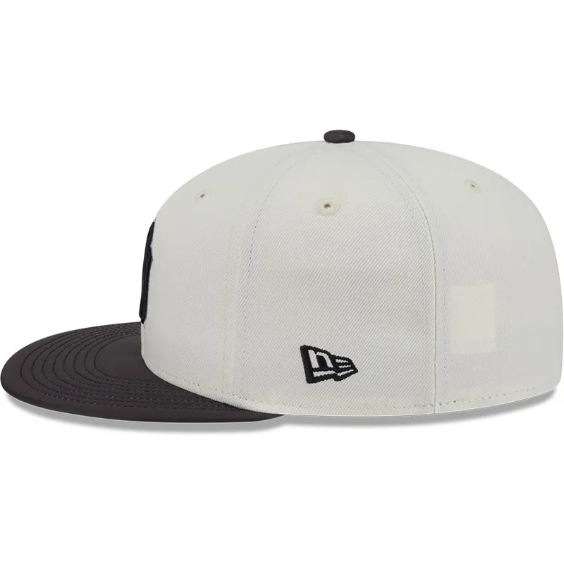 beige-og-sort-justerbar-59fifty-clr-dvlp-new-york-yankees-mlb-kasket-fra-new-era