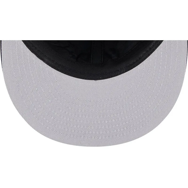 sort-fitted-59fifty-winter-dog-ear-flad-kasket-fra-boston-red-sox-mlb-fra-new-era