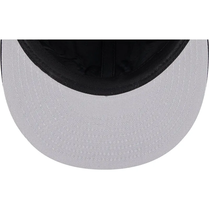 sort-fitted-59fifty-winter-dog-ear-flad-kasket-fra-boston-red-sox-mlb-fra-new-era