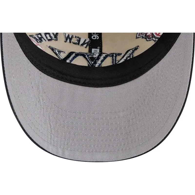 buet-beige-og-marinebla-snapback-kasket-9fifty-retro-crown-scatter-fra-new-york-yankees-mlb-fra-new-era buet-beige-og-marinebla-snapback-kasket-9fifty-retro-crown-scatter-fra-new-york-yankees-mlb-fra-new-era