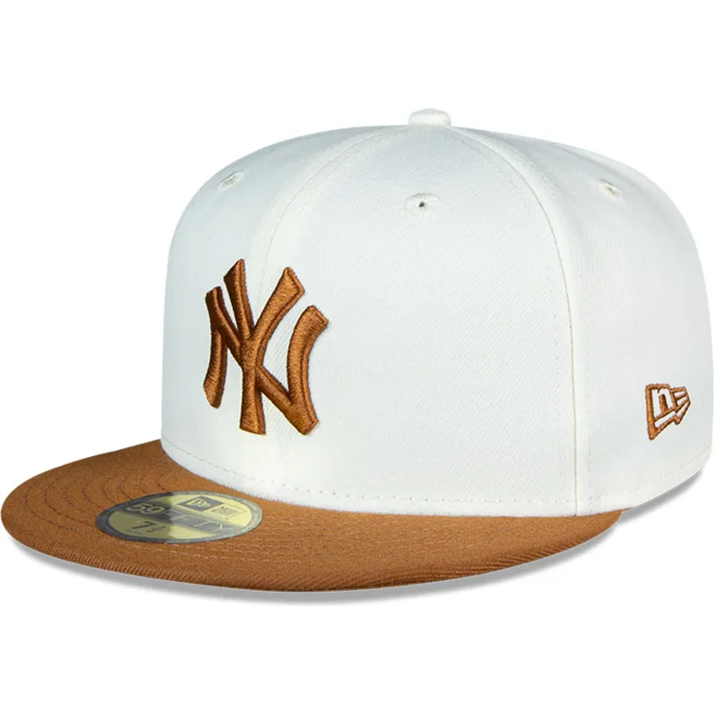 hvid-og-brun-fitted-flat-cap-59fifty-chrome-toast-side-patch-fra-new-york-yankees-mlb-fra-new-era