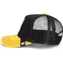 goorin-bros-the-farm-deadly-sport-sort-og-gul-skorpion-trucker-kasket