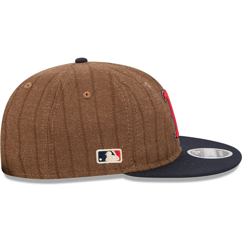 brun-og-marinebla-justerbar-flad-kasket-9fifty-retro-crown-wool-pinstripe-fra-boston-red-sox-mlb-fra-new-era