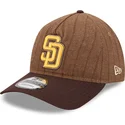 brun-justerbar-kurvet-kasket-9twenty-a-frame-wool-pinstripe-fra-san-diego-padres-mlb-fra-new-era