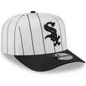 hvid-og-sort-buet-kasket-snapback-9fifty-a-frame-satin-pinstripe-fra-chicago-white-sox-mlb-fra-new-era