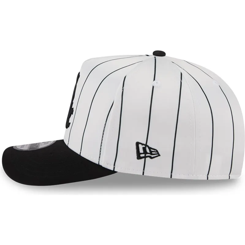hvid-og-sort-buet-kasket-snapback-9fifty-a-frame-satin-pinstripe-fra-chicago-white-sox-mlb-fra-new-era