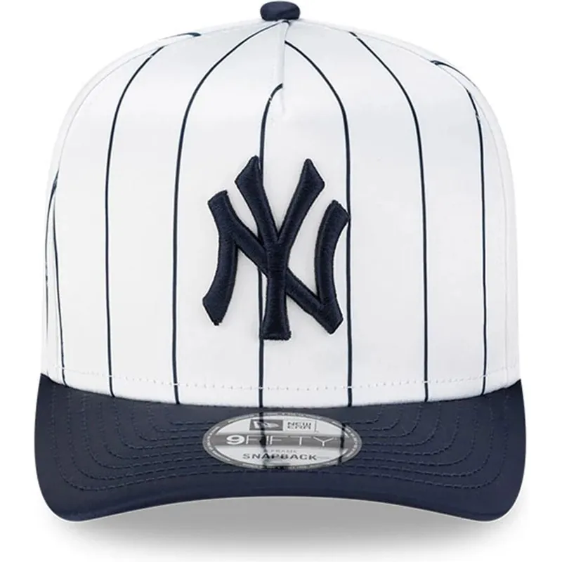 hvid-og-marinebla-buet-kasket-snapback-9fifty-a-frame-satin-pinstripe-fra-new-york-yankees-mlb-fra-new-era