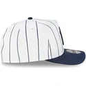 hvid-og-marinebla-buet-kasket-snapback-9fifty-a-frame-satin-pinstripe-fra-new-york-yankees-mlb-fra-new-era