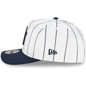 hvid-og-marinebla-buet-kasket-snapback-9fifty-a-frame-satin-pinstripe-fra-new-york-yankees-mlb-fra-new-era
