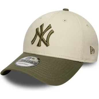 Buet beige og grøn justerbar kasket 9FORTY Side Patch fra New York Yankees MLB fra New Era