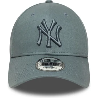 Justerbar grå buet kasket med gråt logo 9FORTY League Essential fra New York Yankees MLB fra New Era