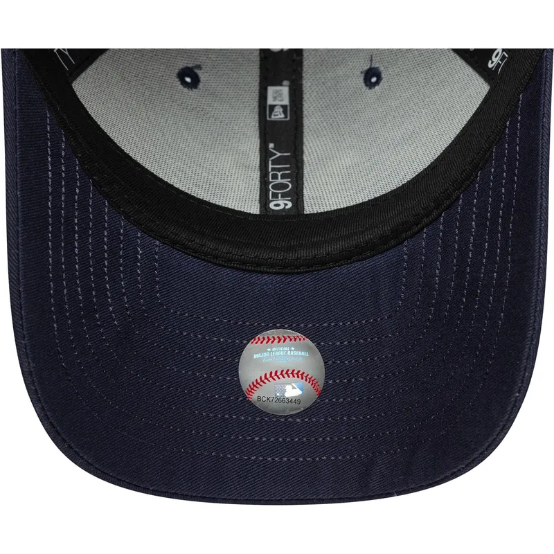 justerbar-marinebla-kurvet-kasket-9forty-visor-script-fra-new-york-yankees-mlb-fra-new-era