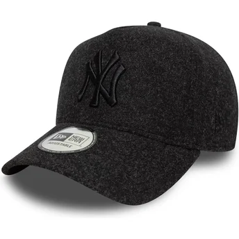 Sort buet snapback-kasket med sort logo 9FORTY E Frame Melton fra New York Yankees MLB fra New Era