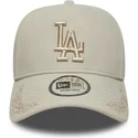 beige-buet-snapback-kasket-med-beige-logo-9forty-e-frame-tonal-icon-los-angeles-dodgers-mlb-fra-new-era
