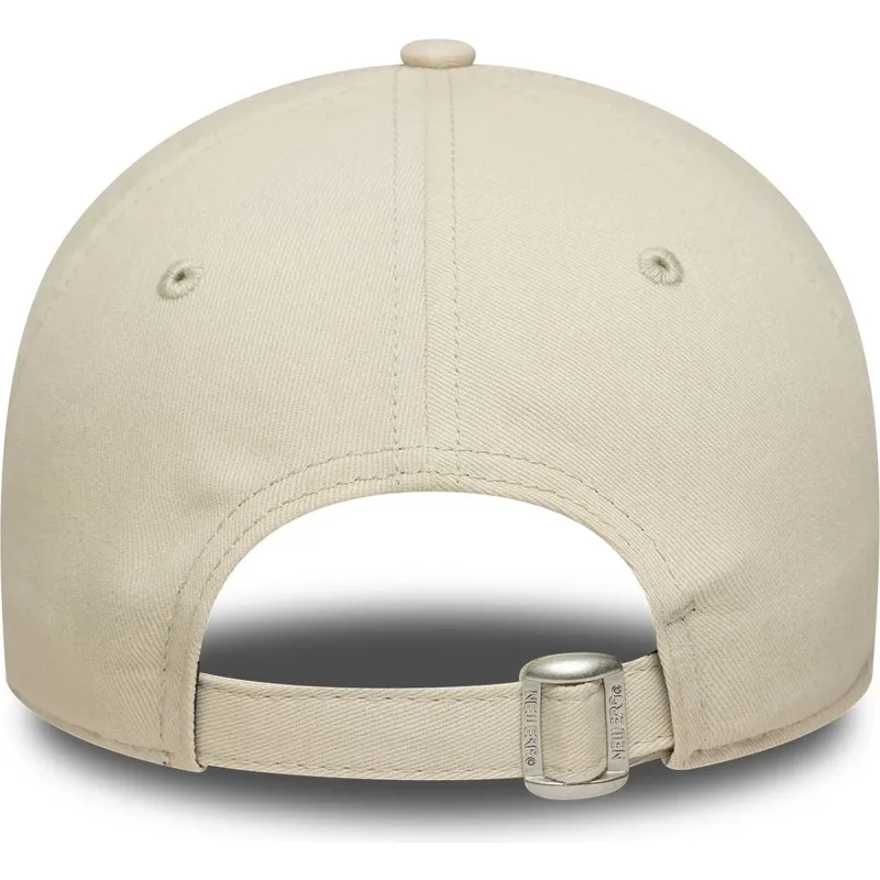 buet-beige-justerbar-kasket-west-village-9twenty-wordmark-fra-new-era