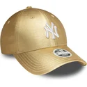 new-era-new-york-yankees-mlb-9forty-metallic-justerbar-kvindekasket-med-buet-skygge-i-guld