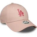 lyserod-justerbar-buet-kasket-til-kvinder-med-lyserodt-logo-9forty-league-essential-fra-los-angeles-dodgers-mlb-fra-new-era