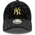 new-era-new-york-yankees-mlb-9forty-leo-velour-metallic-justerbar-sort-buet-kasket-til-kvinder-med-gult-logo