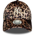new-era-new-york-yankees-mlb-9forty-leo-velour-justerbar-leopard-kasket-til-kvinder