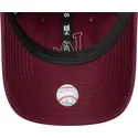 justerbar-bordeaux-buet-kasket-til-kvinder-med-beige-logo-9twenty-boucle-los-angeles-dodgers-mlb-fra-new-era