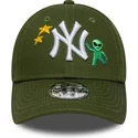 justerbar-gron-buet-kasket-til-born-9forty-space-icon-af-new-york-yankees-mlb-fra-new-era