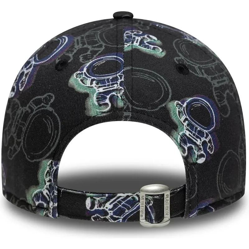 sort-justerbar-buet-kasket-til-born-9forty-space-all-over-print-fra-new-era