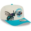 buet-beige-og-bla-snapback-kasket-9fifty-a-frame-precurved-hardwood-classics-fra-charlotte-hornets-nba-fra-new-era
