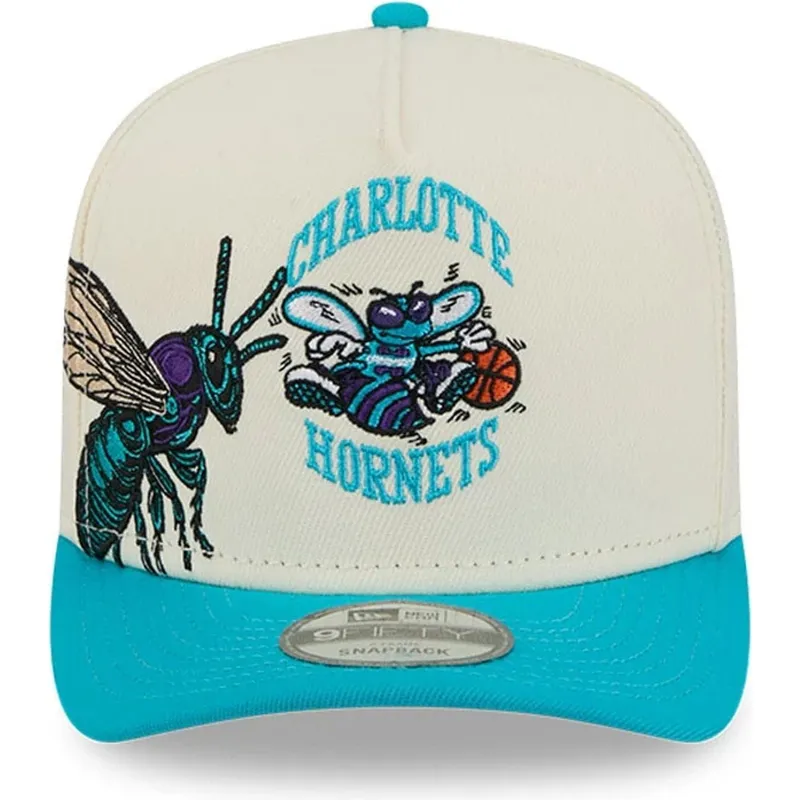 buet-beige-og-bla-snapback-kasket-9fifty-a-frame-precurved-hardwood-classics-fra-charlotte-hornets-nba-fra-new-era
