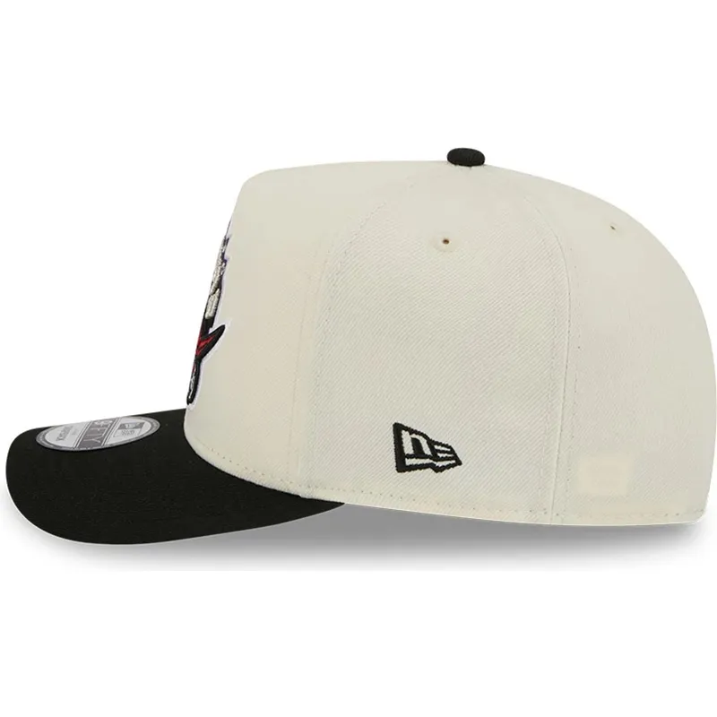 buet-beige-og-sort-snapback-kasket-9fifty-a-frame-precurved-hardwood-classics-fra-toronto-raptors-nba-fra-new-era