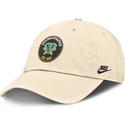 beige-justerbar-kurvet-kasket-club-unstructured-organic-cotton-fra-oakland-athletics-mlb-fra-nike