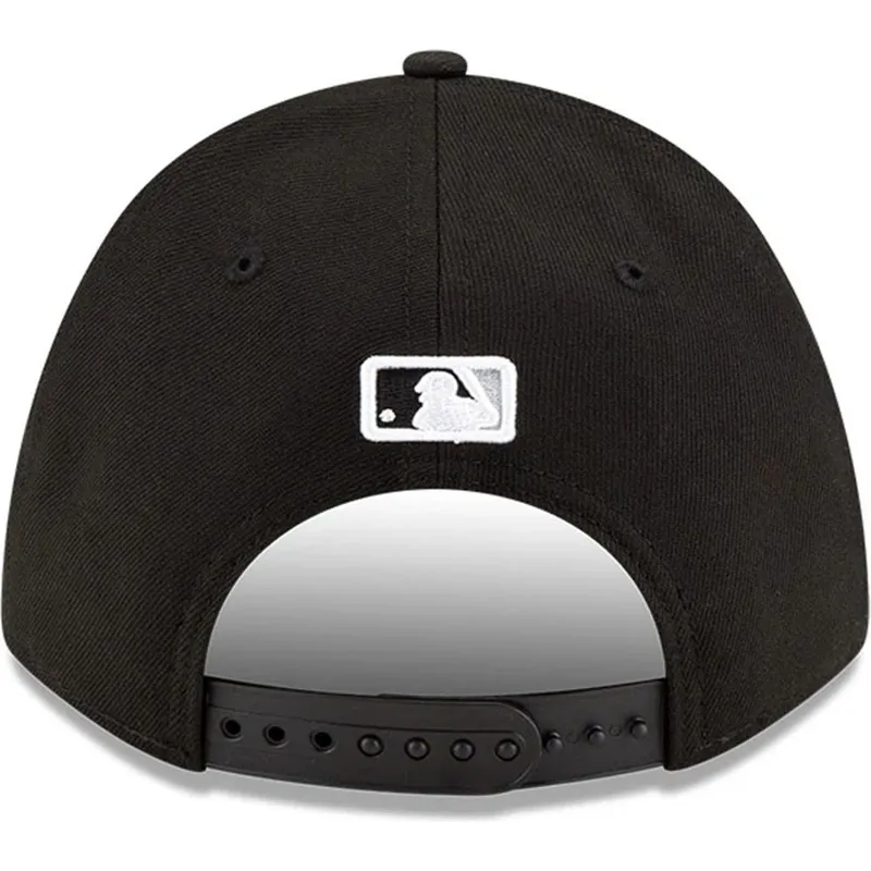 sort-curved-snapback-kasket-9forty-m-crown-player-replica-fra-chicago-white-sox-mlb-fra-new-era